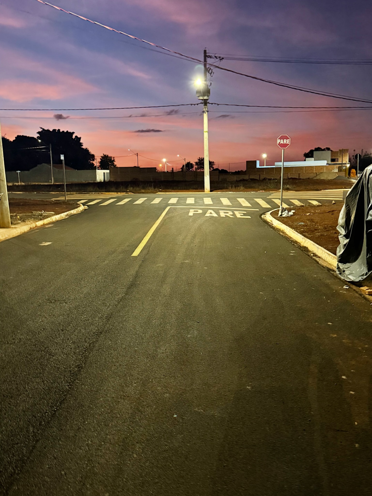 Infraestrutura Royal Park - Rua Pavimentada com Sinalizacao
